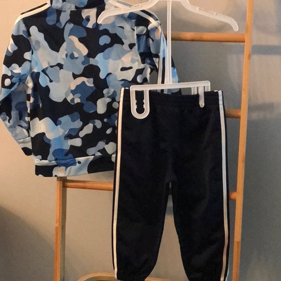 Adidas track jacket & bottom set size 24 months TOTAL OF 3 SETS (3 TOPS 3 PANTS) - Picture 11 of 16